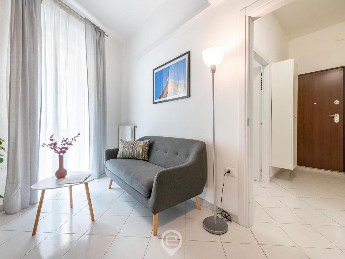 Aurora'S Apartment Cagliari Bagian luar foto