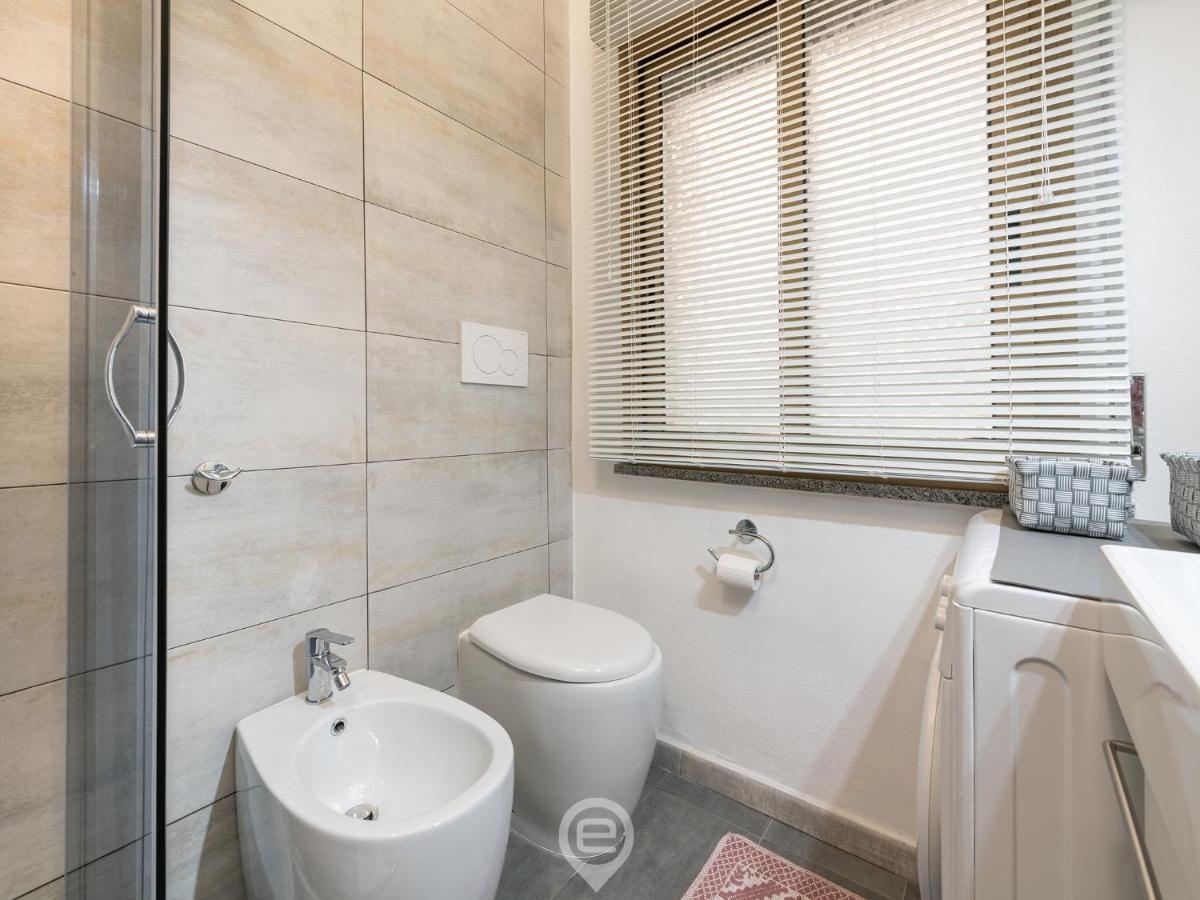 Aurora'S Apartment Cagliari Bagian luar foto