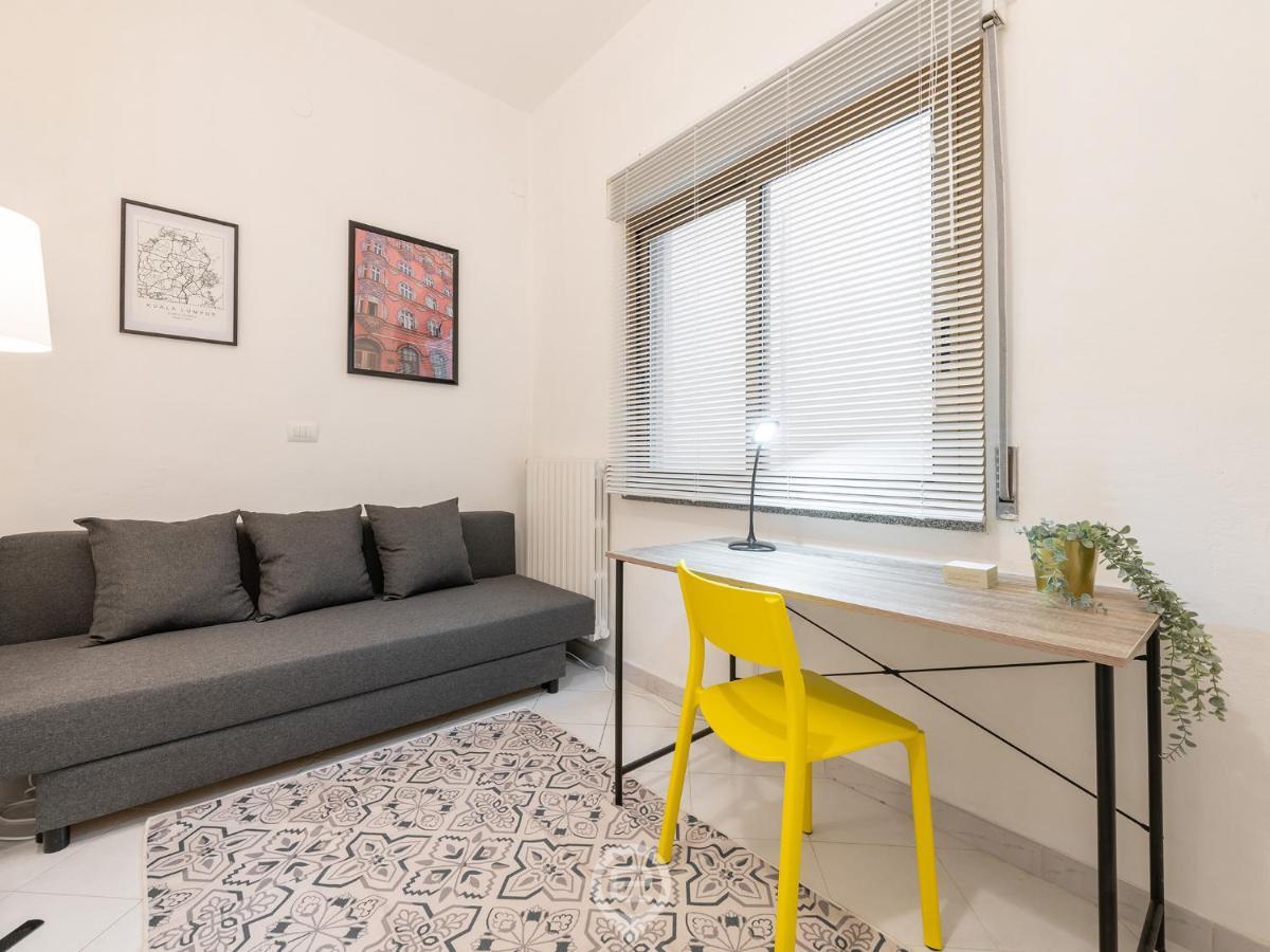 Aurora'S Apartment Cagliari Bagian luar foto