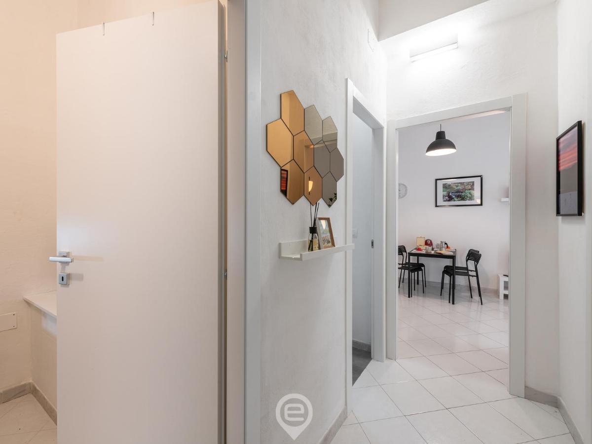 Aurora'S Apartment Cagliari Bagian luar foto