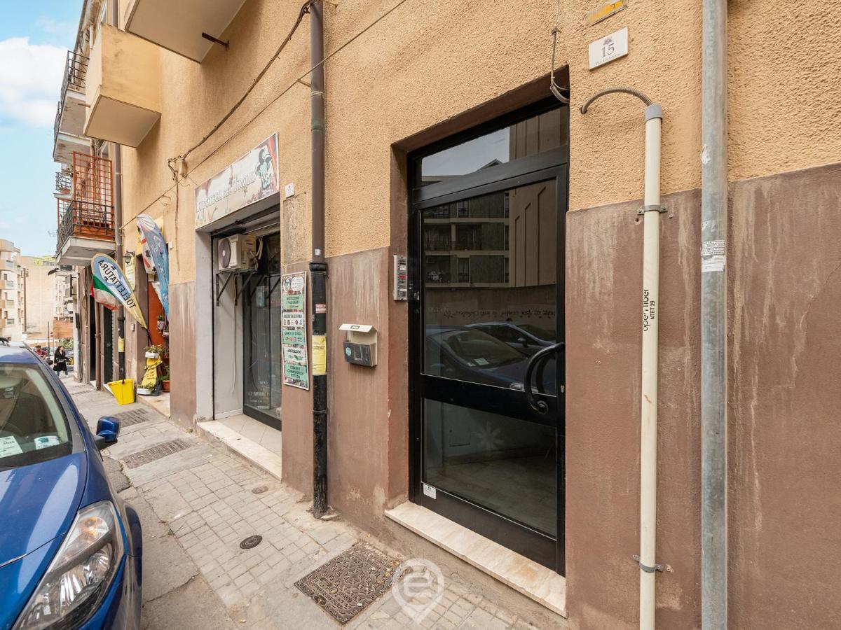 Aurora'S Apartment Cagliari Bagian luar foto