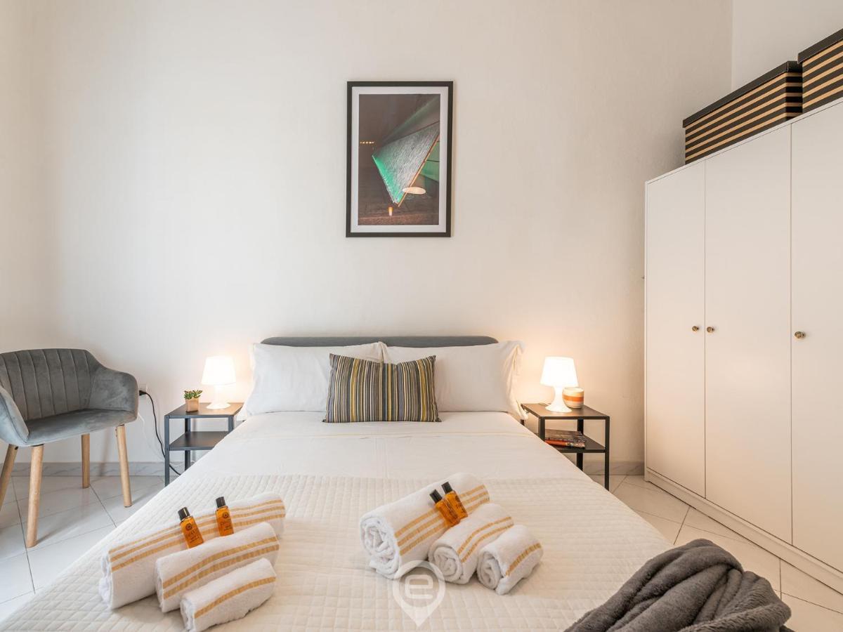 Aurora'S Apartment Cagliari Bagian luar foto